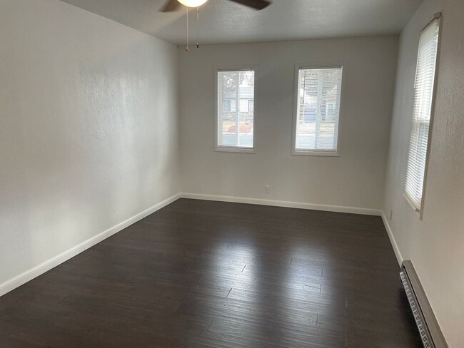 Building Photo - 815 Simpson St