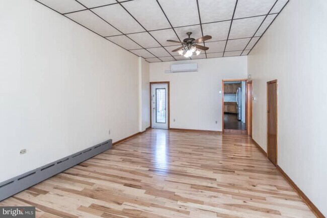 Foto del edificio - 2550 E Clearfield St