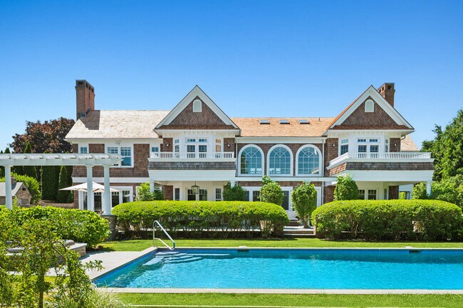Foto del edificio - 100 Halsey Ln