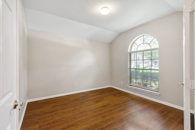 Foto del edificio - 3006 Quail Run Dr