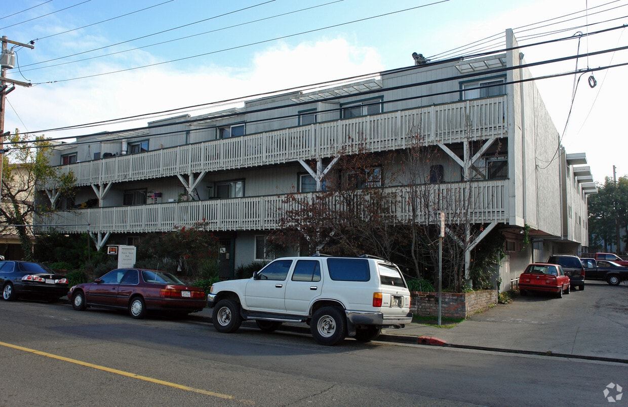 Building Photo - Pickle Weed Park Apartments