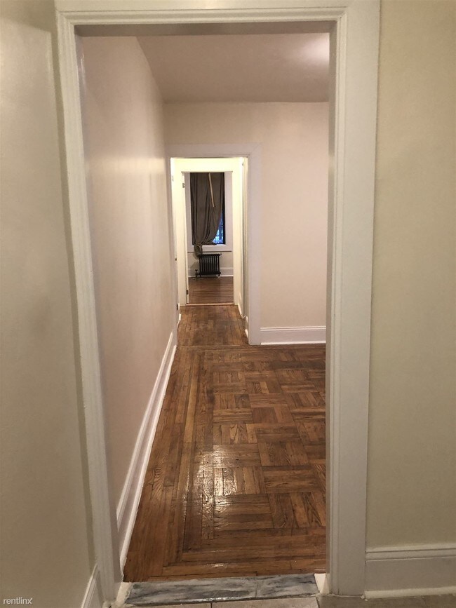 Building Photo - 1 br, 1 bath Apartment - 2058 Haviland Ave
