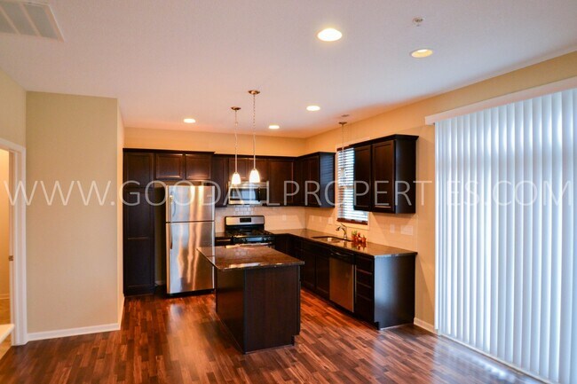 Building Photo - 2 Bedroom 2.5 Bath Town House near Jordan ...