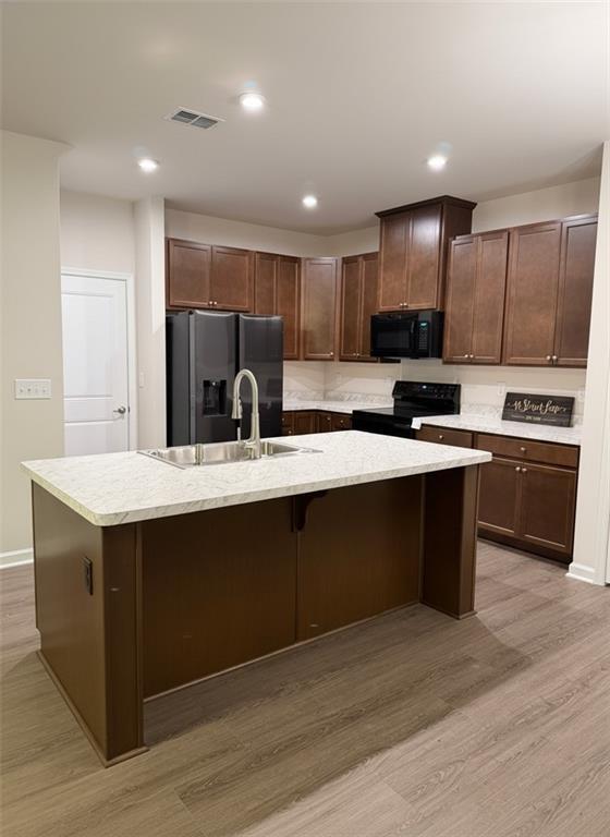 Foto del edificio - 46 Storm Ln