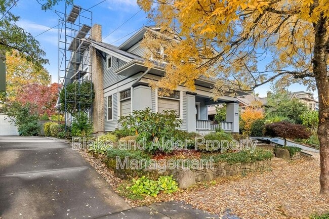 Building Photo - 3455 NE Tillamook St