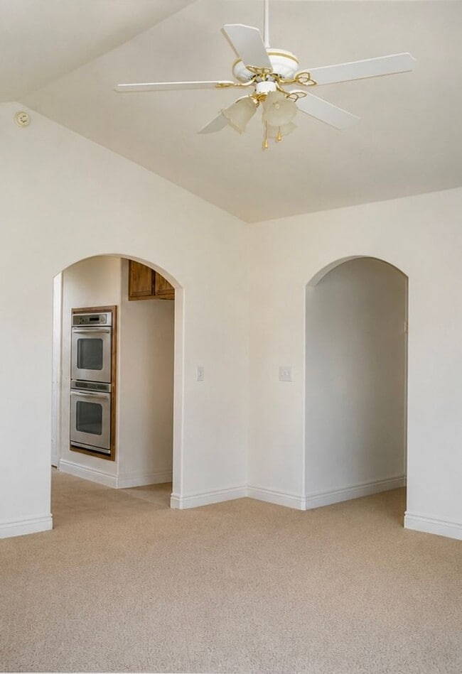 Building Photo - Beautiful Home Close to Canyon Trails & Downtown Auburn