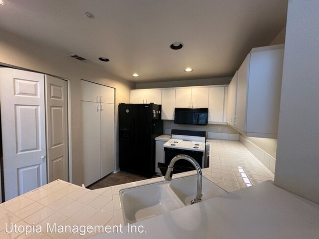 Building Photo - 2 br, 2 bath House - 2951 Via Milano Unit 202