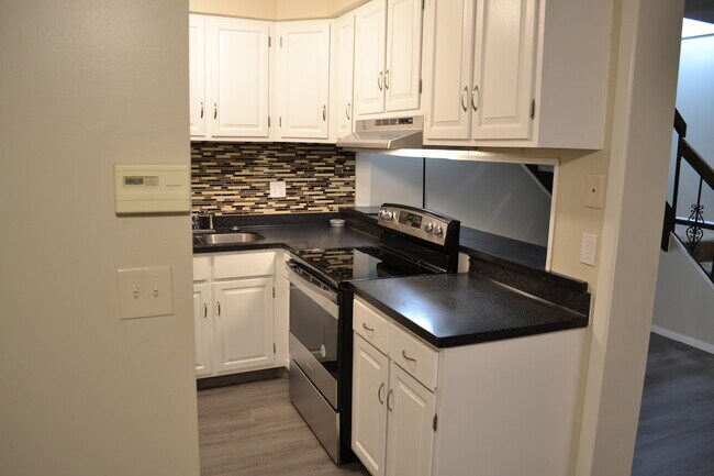 Foto del edificio - 7311 Trotter Ln D