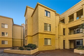 Building Photo - 210 E Flamingo Rd