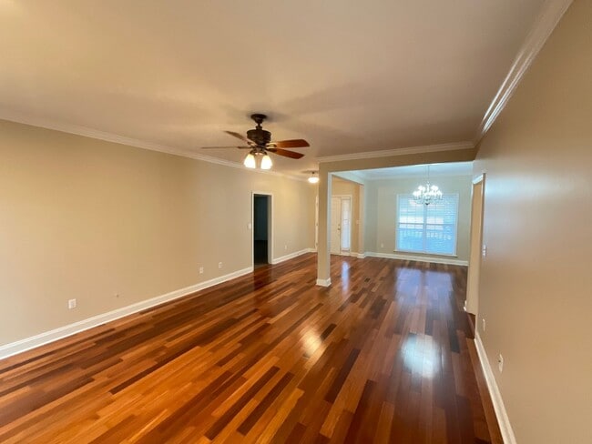 Building Photo - 852 Hamilton Ct