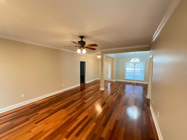 Foto del edificio - 852 Hamilton Ct