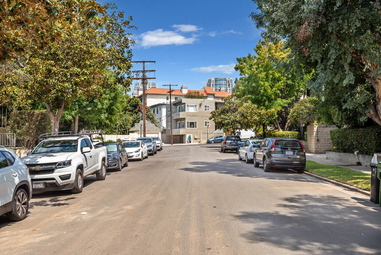 Foto del edificio - 1620 Malcolm Ave