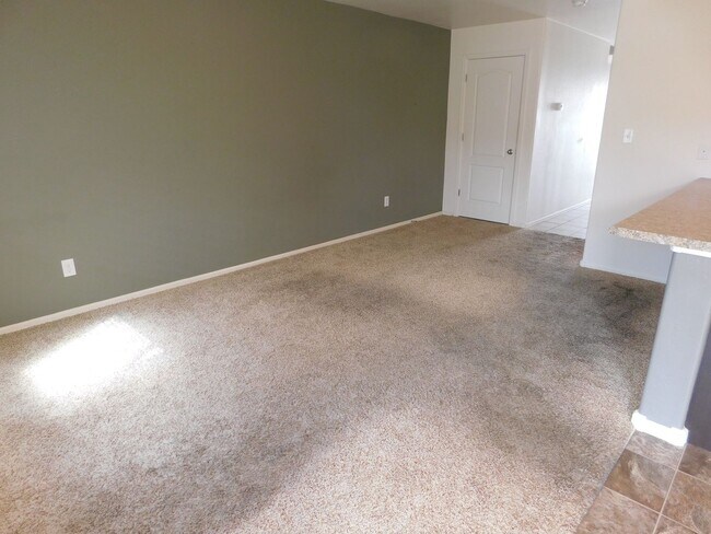 Foto del edificio - 2492 1/2 Brookwillow Loop