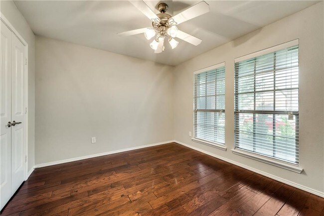 Building Photo - 2041 Windsong Dr