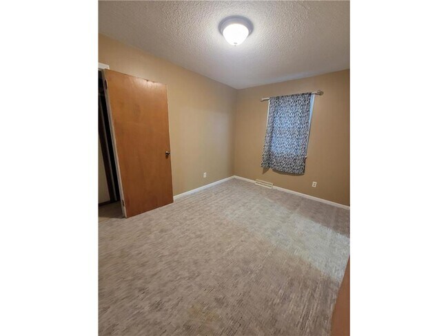 Foto del edificio - 6367 Zinnia Ln N