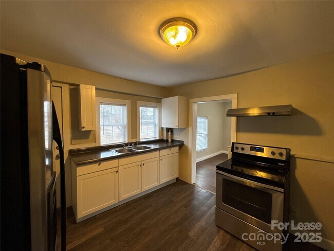 Foto del edificio - 1211 W Bank St