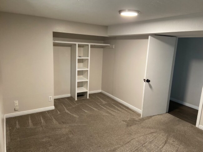 Building Photo - 486 N Gramercy Ave