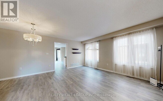 Building Photo - 11 Birchcliffe Dr