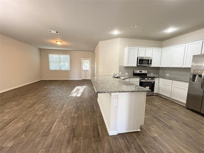 Building Photo - 113 Naset Dr