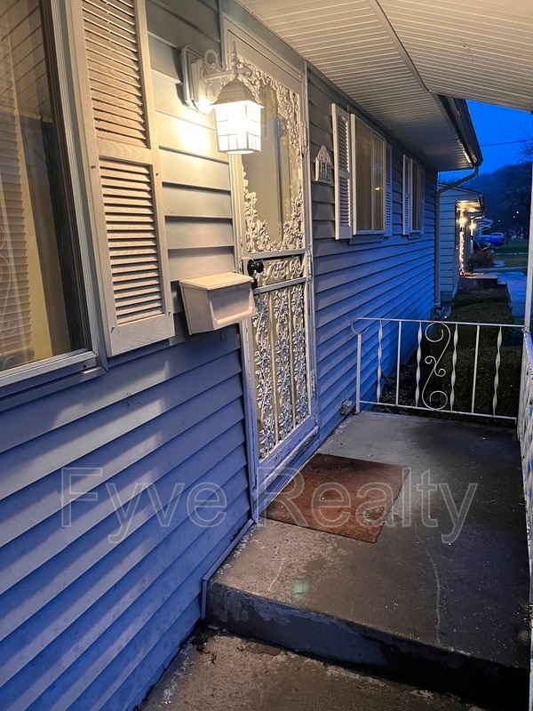 Building Photo - 1329 Barcelona Dr