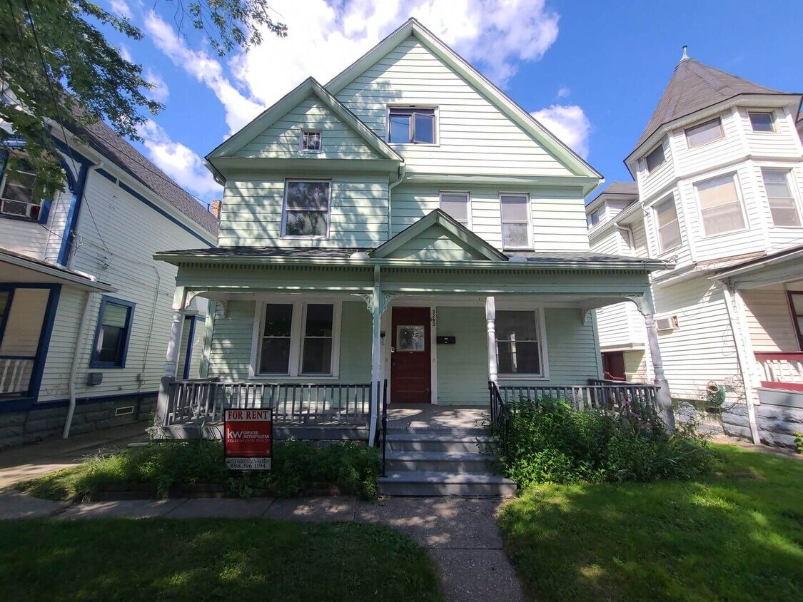 3292 Scranton Rd Unit UP, Cleveland, OH 44109 Condo for Rent in