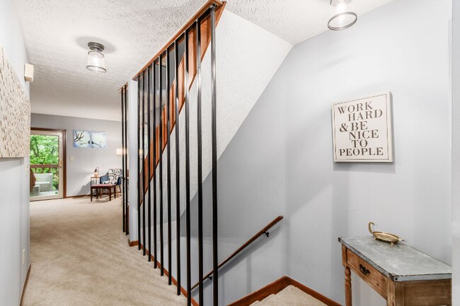 Building Photo - 3229 Stonecrest Ct