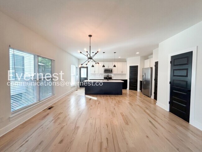 Foto del edificio - 427 Toney Rd