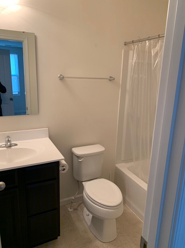 Foto del edificio - 120 Singleton Way