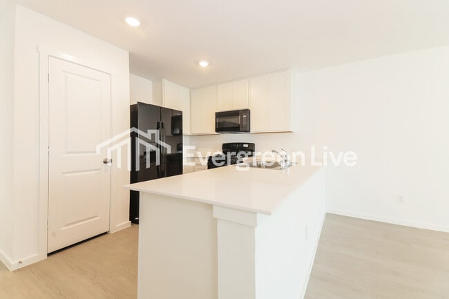 Building Photo - 2012 Sulky Ln