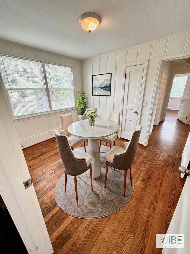 Building Photo - Madison Stunner! 3 Bed 2 Bath House W/ Fenced Back Yard