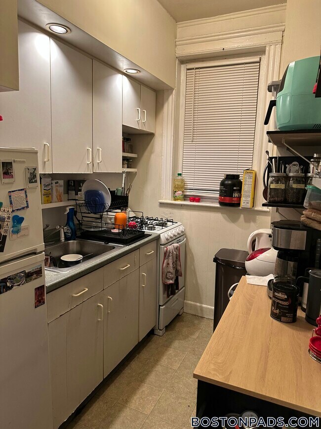 Building Photo - 211 Park Dr