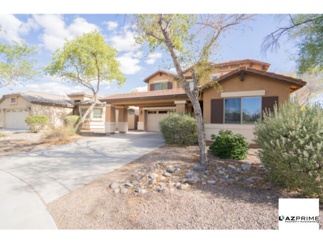 Building Photo - This Exceptional 3/2.5 Phoenix House Seaml...