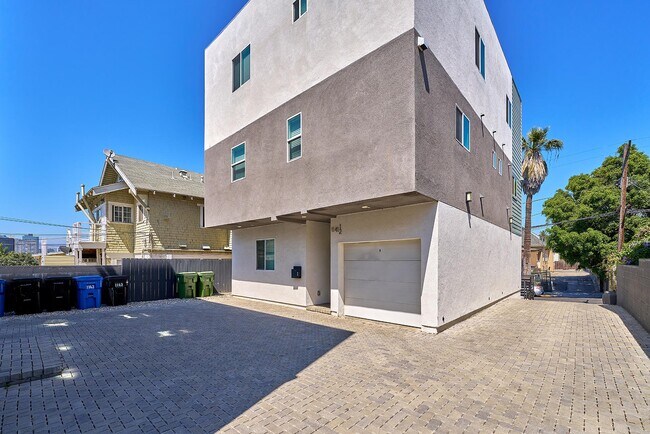 Building Photo - 1141 1/2 Irolo St
