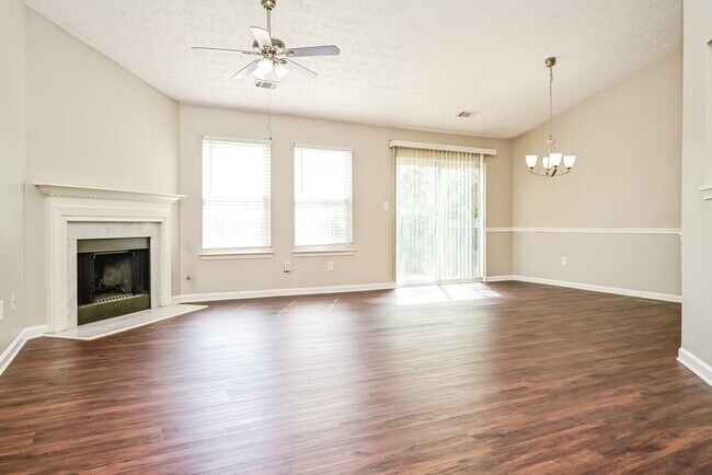 Building Photo - 1180 Eatonton Way