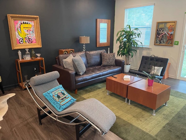 Photo - 2015 Rockface Wy House