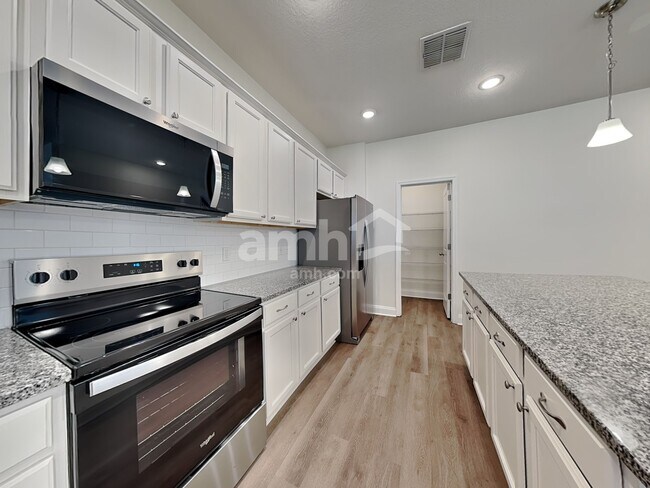 Building Photo - 1328 Mount Logan Dr
