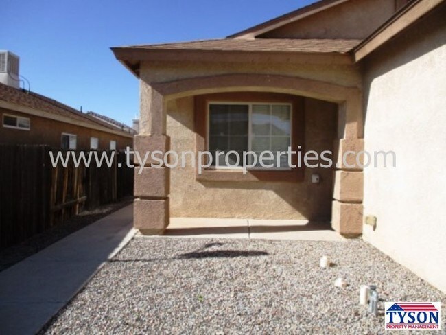 Building Photo - 7100 Labrador Dr NE