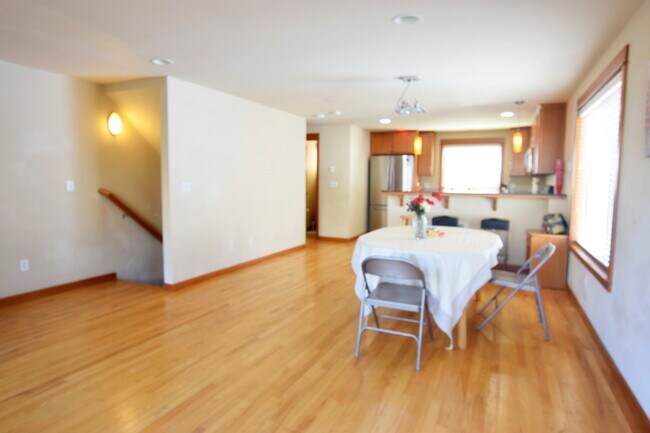 Foto del edificio - 5006 11th Ave NE