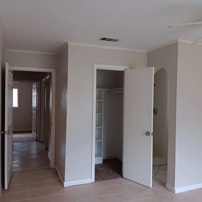 Foto del edificio - 23472 Pine Forest Dr