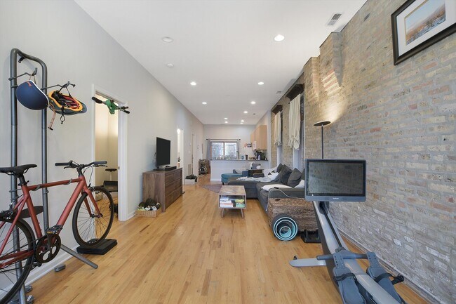 Foto del edificio - 2016 W Wabansia Ave