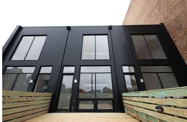 Foto del edificio - 1637 W Chicago Ave