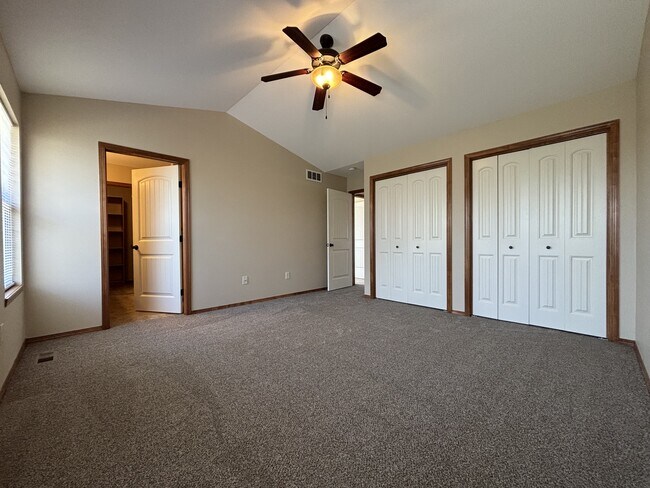 Foto del edificio - 2047 N Springbrook St
