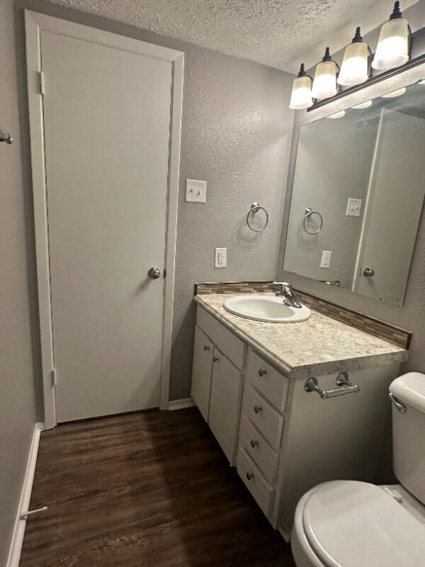 Foto principal - 2114 E Marshall Ave