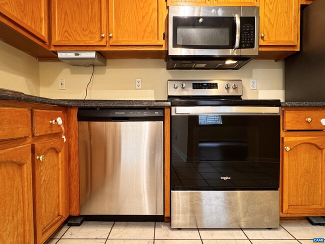 Building Photo - 4644 Briarwood Dr