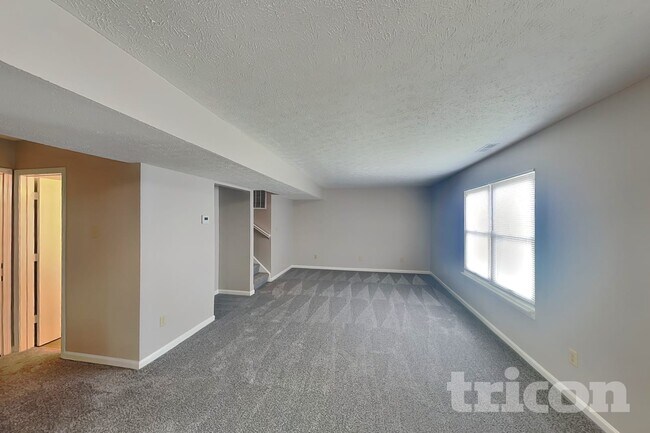 Foto del edificio - 1197 Kinross Dr
