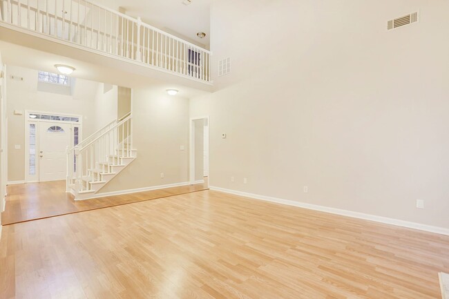 Building Photo - 103 Sycamore Walk
