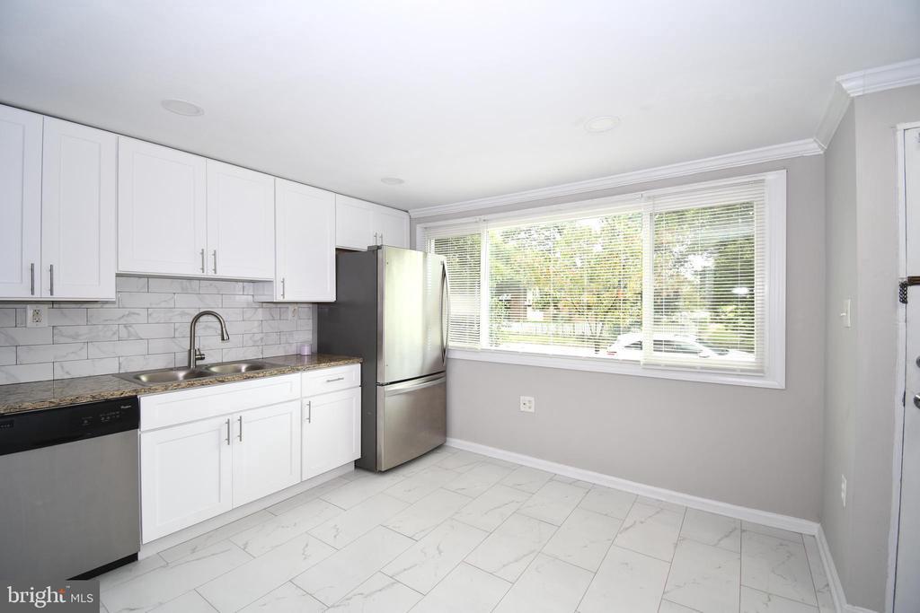 Primary Photo - 4023 Hollins Ferry Rd