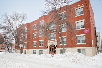 Building Photo - 6-36 Balmoral St