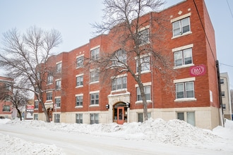 Building Photo - 6-56 Balmoral St