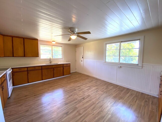 Foto del edificio - Charming 2-Bedroom Home in Prime Waimea Lo...